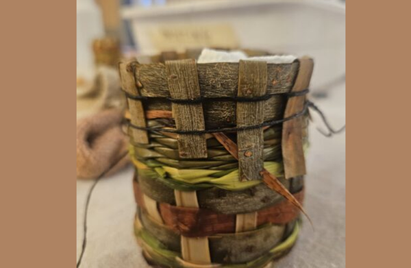 Basketry and sculpture using natural materials: Classes for beginners